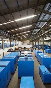 Teknisi dan servis genset